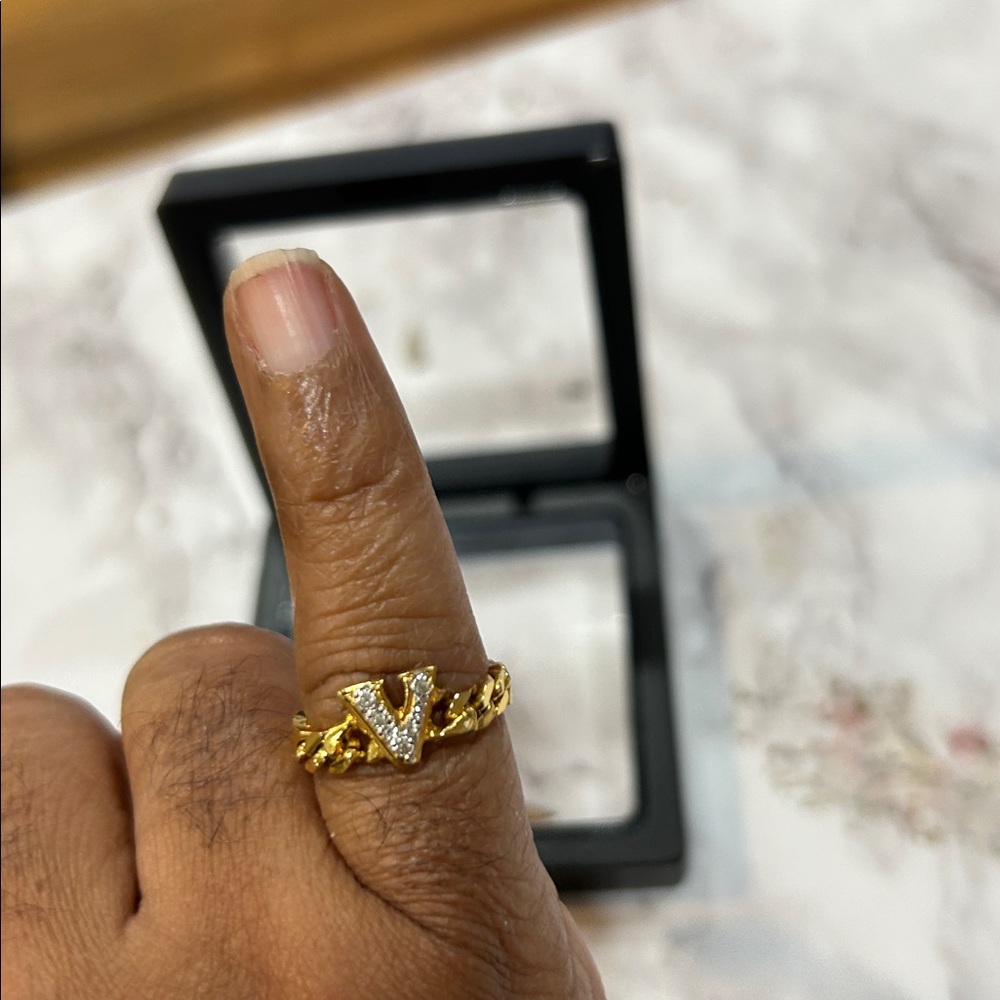 Valentino Gold Chain Ring with V Emblem - Picture 3 of 3
